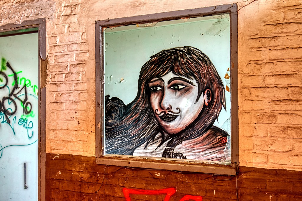 HDR gare montzen belgie belgique urbex decay verlaten station graffiti spoorweg trein train chemin de fer Junkyard abandoned abondonne trash